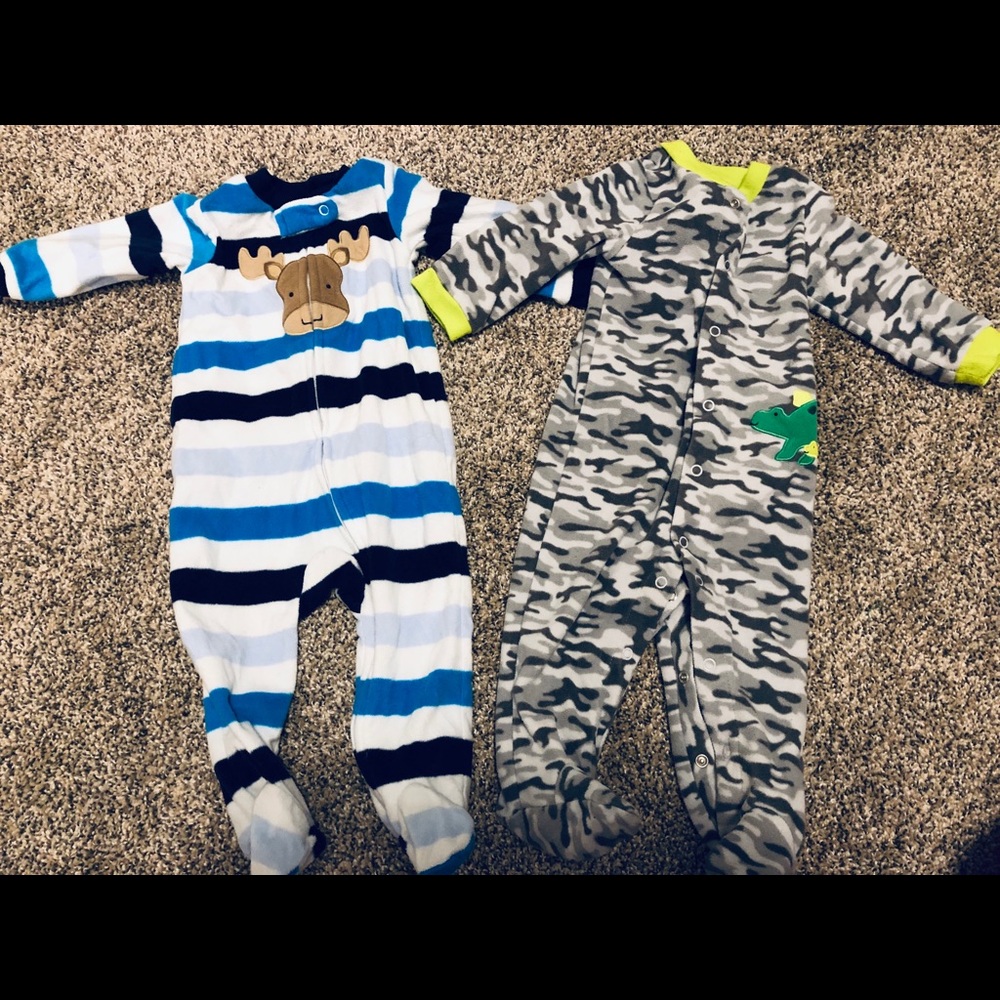 2 Boys Carters 6-9 Month Fleece Sleepers